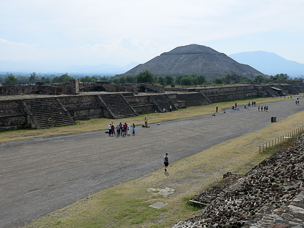 Teotihuacan - Blick auf die Sonnenpyramide