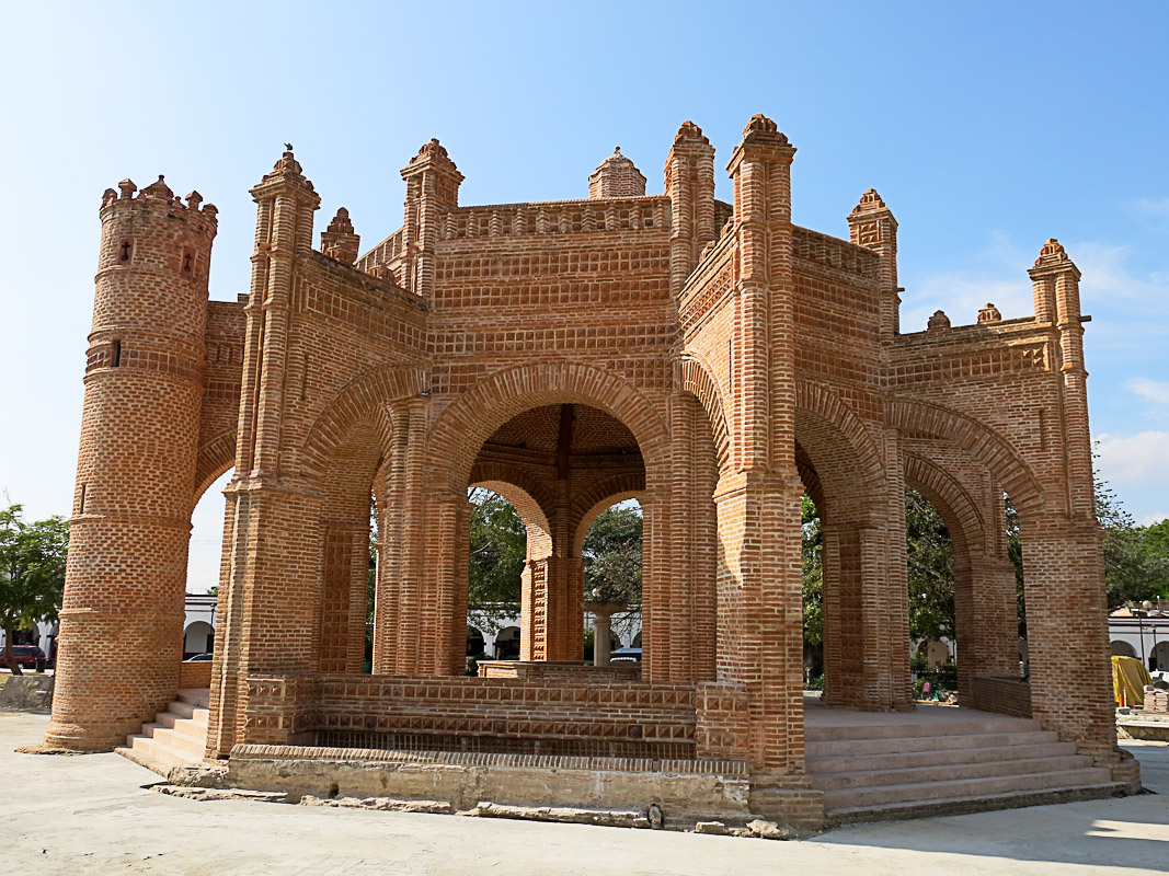 Chiapa de Corzo - Pavillon in Form der Krone Spaniens