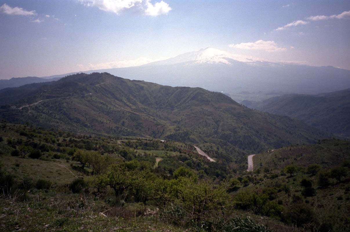 Die Nordflanke des Etna in der Totalen