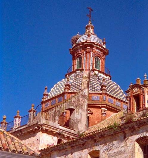 Storchennest auf dem Kirchendach