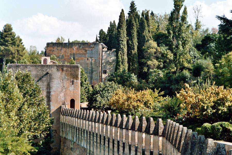 Blick über die Zinnen der Alhambra