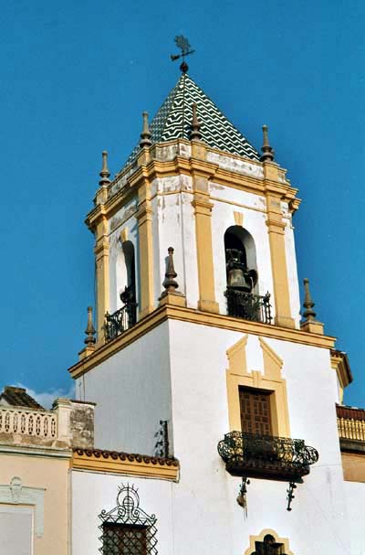 Kirchturm am Plaza Major