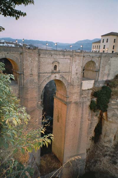 Die berühmte Brücke über den Tejo