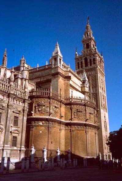 Kathedrale mit Giralda in Sevilla
