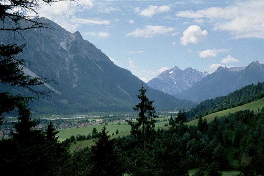 Blick vom der Auffahrt zum Gaicht-Pass ins Lechtal